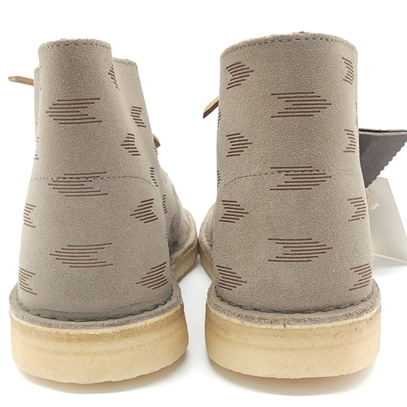 Clarks Original\'s Men\'s Desert Boot Grey Interest Suede Size 10.5 Gum Sole Comfy main image 9